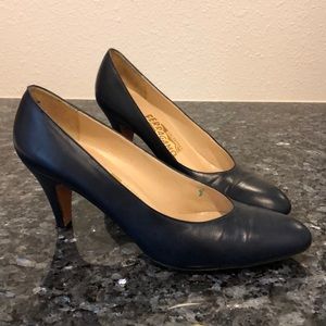Ferragamo navy pumps 9AAA
